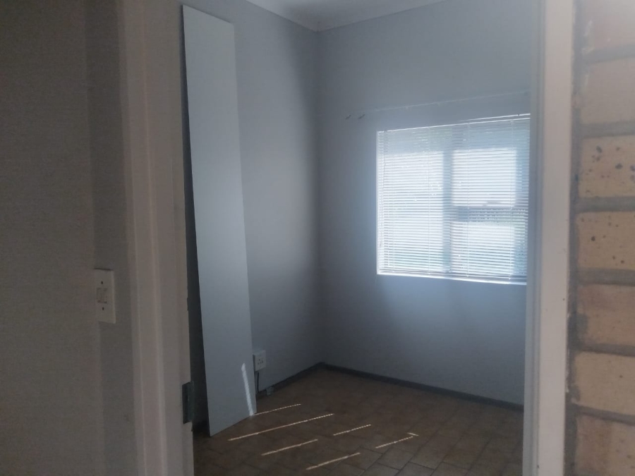 To Let 3 Bedroom Property for Rent in Hillsboro Free State